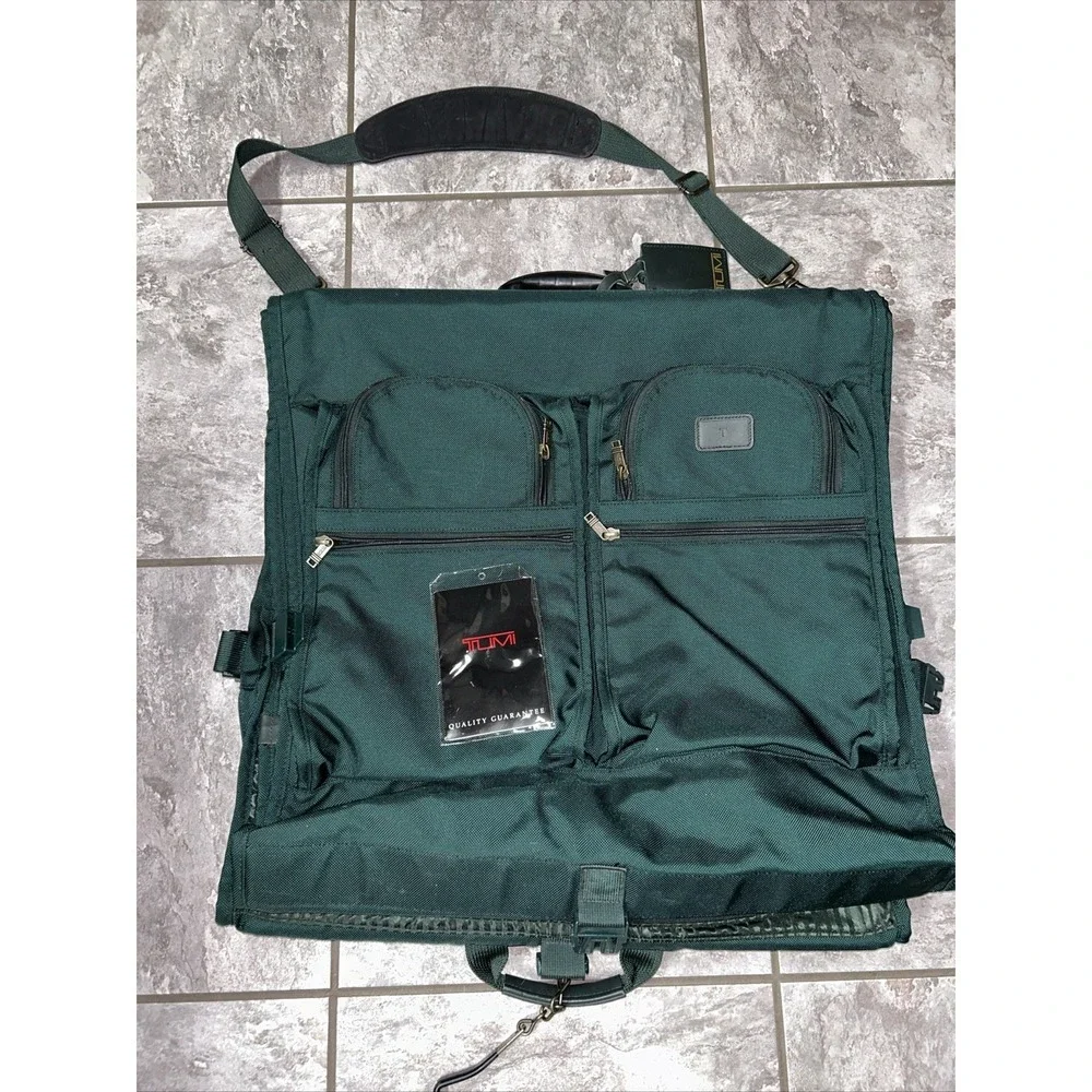 TUMI Alpha Bi-Fold Carry-on Garment Bag Ballistic Nylon Multi-pocket 2998131